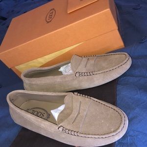 Never worn suede Tods